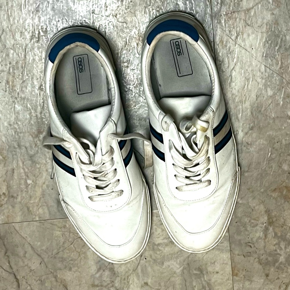 Mens white sneakers slightly worn